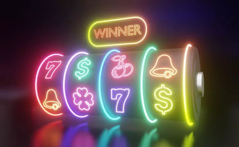 Layar studio kasino langsung Top Trend Gaming dengan meja roulette dan dealer profesional